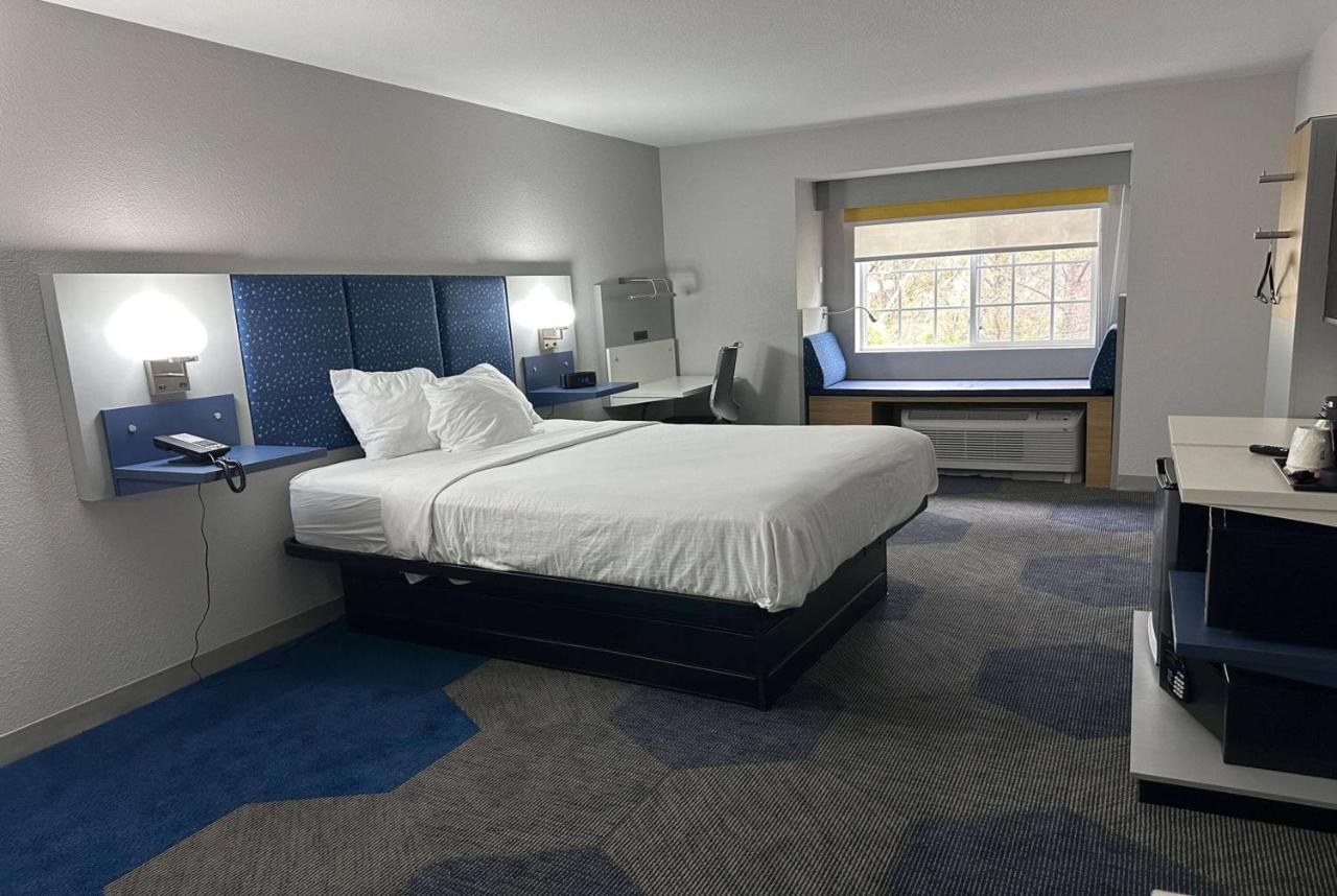 Microtel Inn & Suites By Wyndham Manchester - Newly Renovated Exterior foto